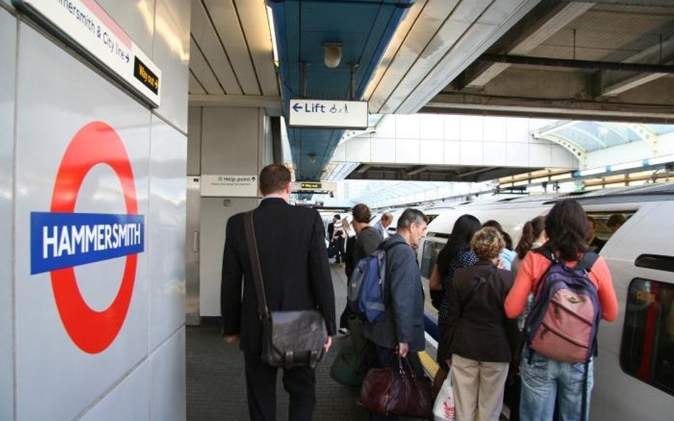 Londyńskie metro w weekendy czynne całą dobę