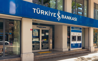 Rosjanie szturmują banki w Turcji. Banki stawiają nowe bariery