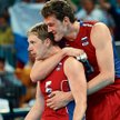 Siergiej Grankin w objęciach Dmitrija Muserskiego. To pierwsze olimpijskie złoto rosyjskich siatkarz