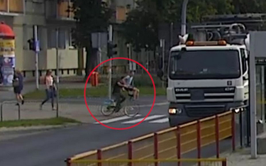 Toruń: Policja zatrzymała rowerzystów, którzy potrącili staruszkę. To 15-latkowie