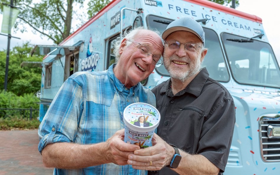 Współzałożyciele marki lodów Ben & Jerry’s: Ben Cohen (L) i Jerry Greenfield (P)
