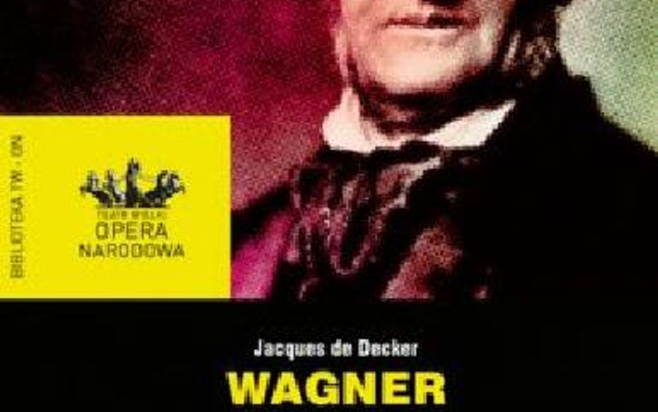 Wagner na półce z książkami