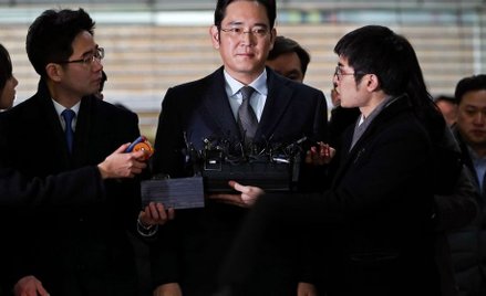 Li Dze Jong. W kręgach biznesowych znany jako Jay Y. Lee.