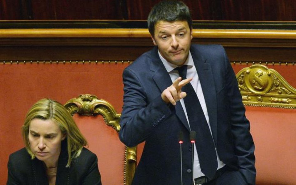 Matteo Renzi przemawia w Senacie. Włosi wierzą, że 39-letni premier zreformuje państwo