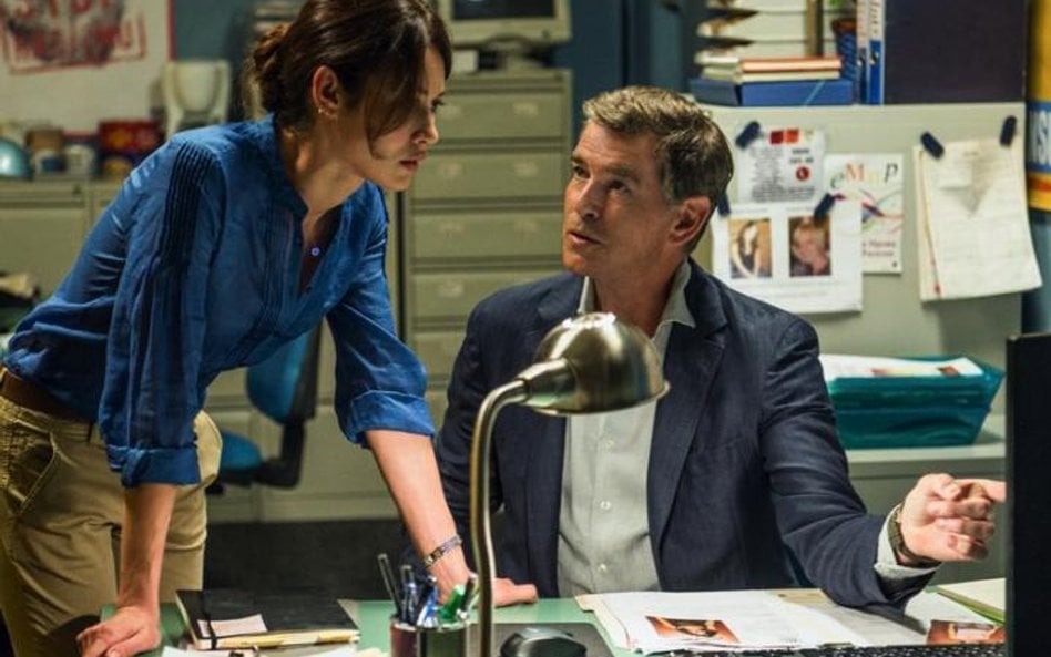 Piękna Olga Kurylenko i niezmiennie męski Pierce Brosnan w „November Man”. Film od piątku w kinach