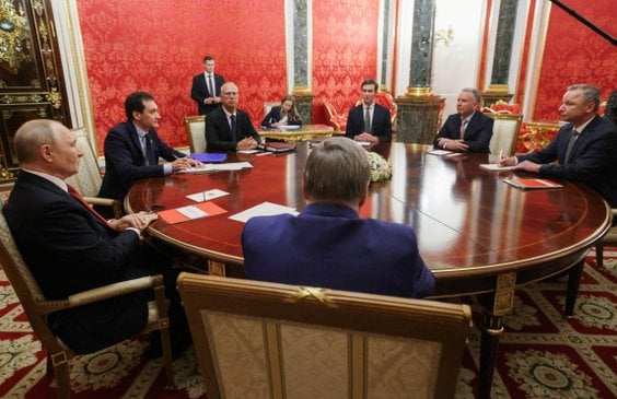 Władimir Putin spoktał się na Kremlu z zięciem Donalda Trumpa Jaredem Kushnerem i specjalnym wysłann
