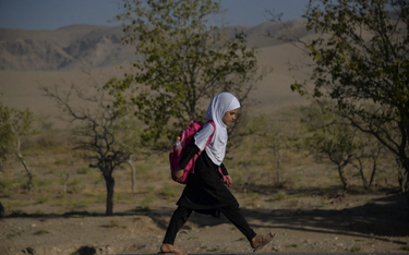 Afganistan: Co z edukacją dziewcząt? Minister prosi o czas