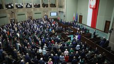 Sondaż: KO prowadzi, ale nie zdoła utworzyć rządu