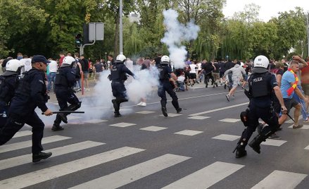 Chuligani próbowali zablokować Marsz Równości w Białymstoku, interweniowała policja