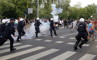 Chuligani próbowali zablokować Marsz Równości w Białymstoku, interweniowała policja