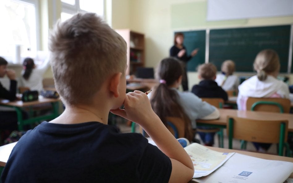 Wszystkie zmiany w ortografii opisane są na stronie Rady Języka Polskiego przy Prezydium PAN.