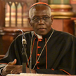 Biskup: Komunia na rękę częścią "diabolicznego ataku" na Eucharystię