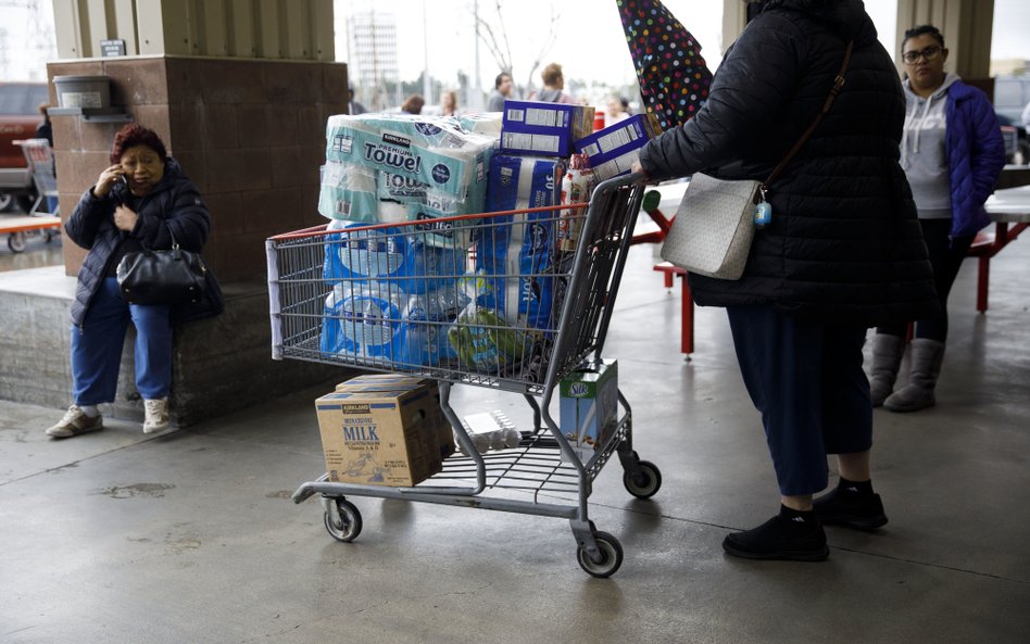 Sieć supermarketów znów będzie racjonować papier toaletowy