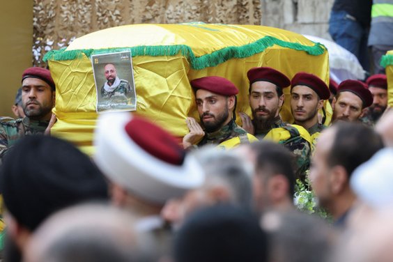 Pogrzeb syna członka libańskiego parlamentu Aliego Ammara, Mohammada Mahdiego Ammara, który zginał w