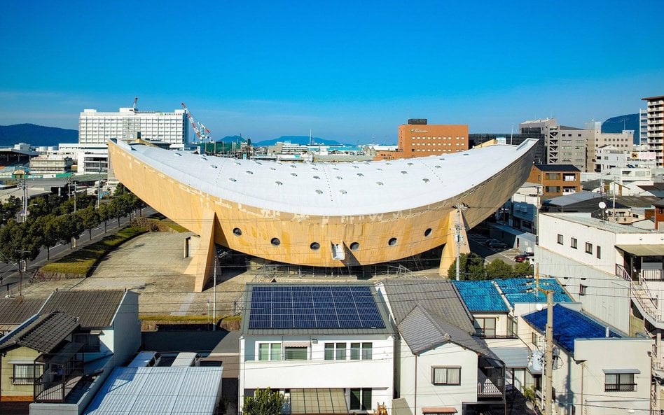 Halę zaprojektował Kenzo Tange, japoński architekt wyróżniony Nagrodą Pritzkera, nazywaną „architekt