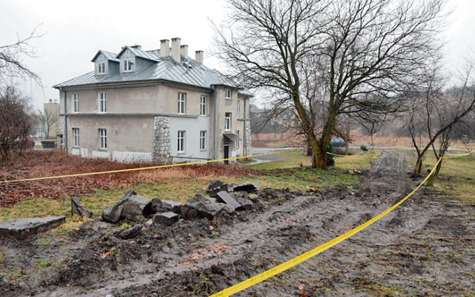 Szary Dom, dawny karcer obozowy, znajdujący się w Krakowie przy ul. Jerozolimskiej 3