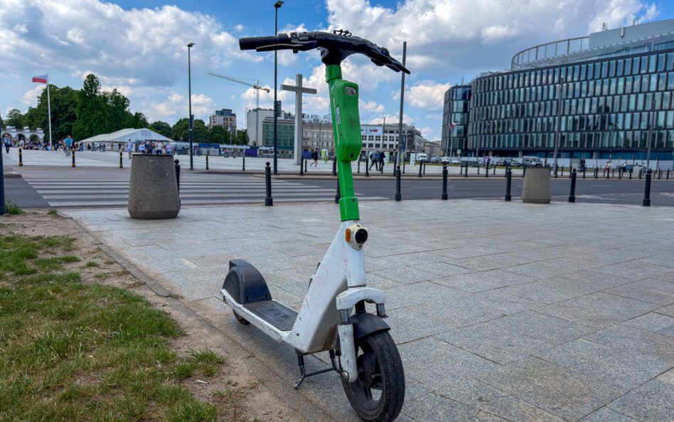 E-hulajnoga w przestrzeni miejskiej