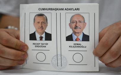 Wyborcy czekali na odpowiedź na pytanie kto wygrał wybory prezydenckie w Turcji - Recep Tayyip Erdog