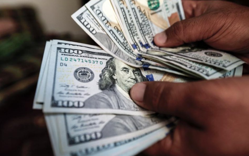 Minutki FOMC bez istotnego wpływu na wartość USD