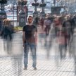 Single są bardziej samotni niż singielki. „Ich szanse się zmniejszają”