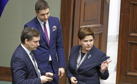 Minister sprawiedliwości Zbigniew Ziobro, wiceminister Patryk Jaki i była premier Beata Szydło. Dwoj