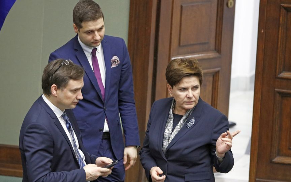 Minister sprawiedliwości Zbigniew Ziobro, wiceminister Patryk Jaki i była premier Beata Szydło. Dwoj