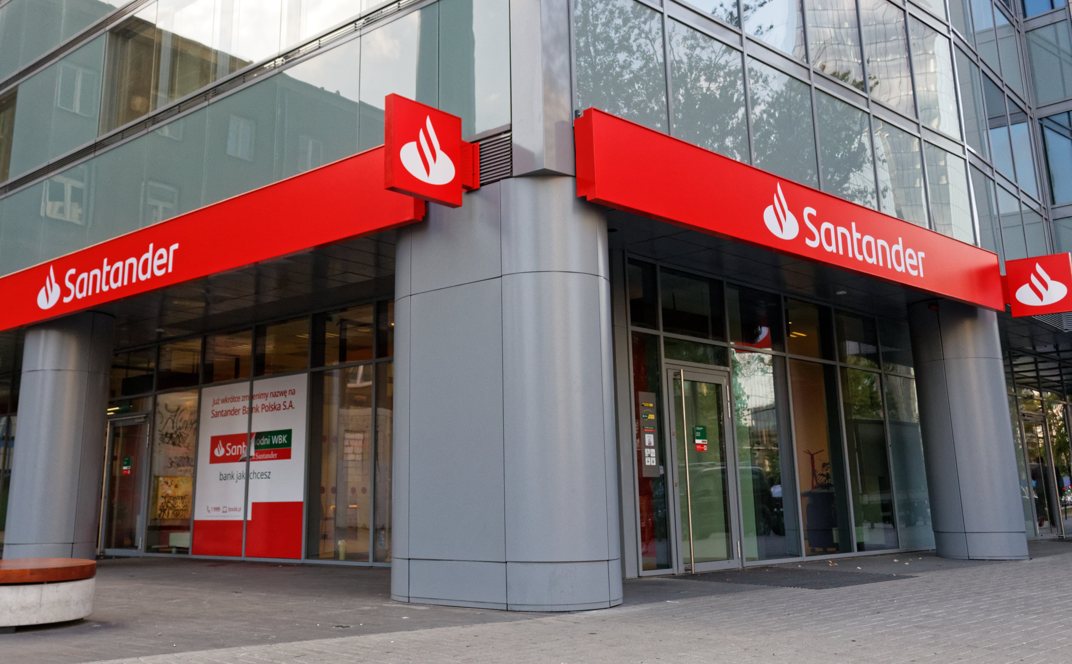 Wysokie zyski Santander BP przed sprzedażą Erste
