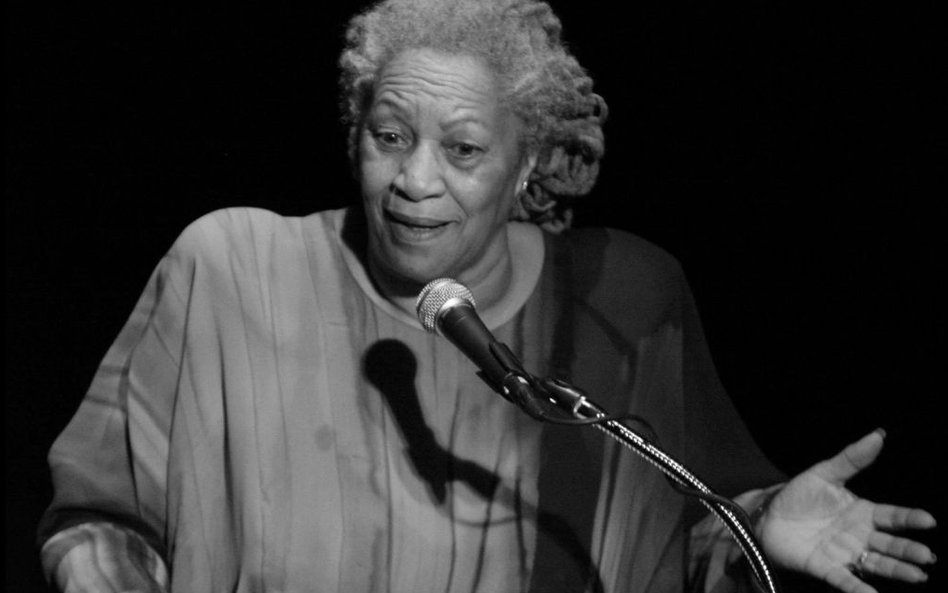 Amerykańska powieściopisarka i eseistka, laureatka literackiej Nagrody Nobla (1993). (18 lutego 1931