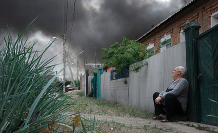 Dymy znad atakowanego przez ROsjan Charkowa, 17 maja
