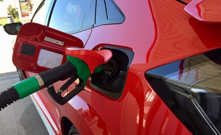 Ryczałt za firmowe auto obejmuje też paliwo