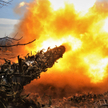 Ukraiński czołg ostrzeliwuje pozycje Rosjan w rejonie Bachmutu
