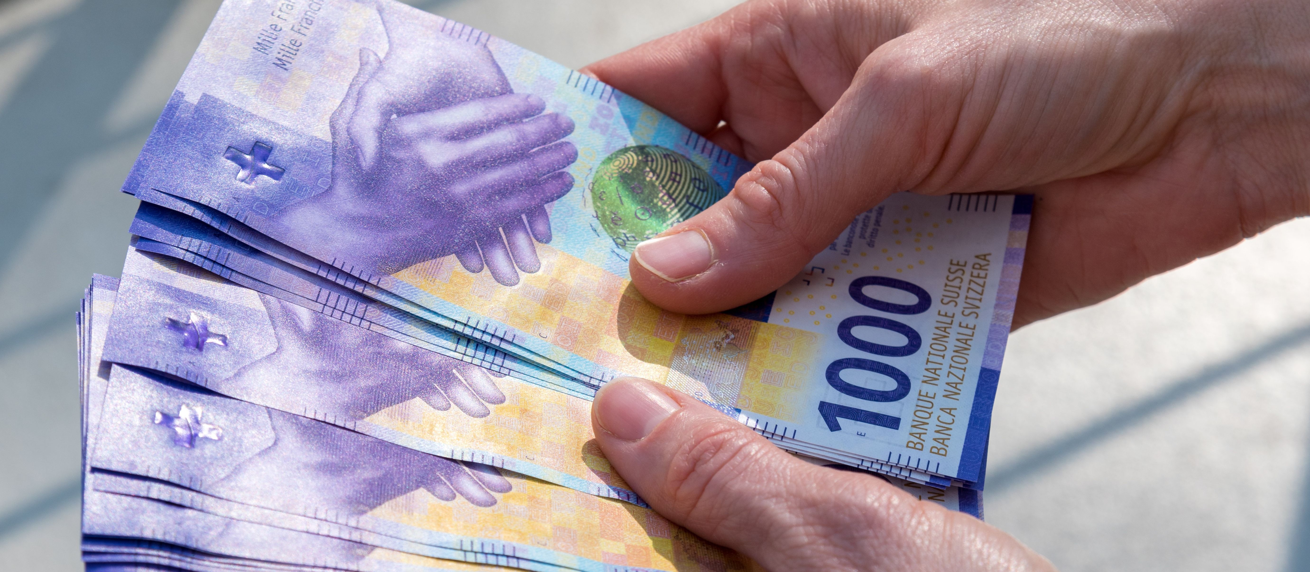 Koszty kredytów frankowych spadają. Banki odczuwają wyraźną ulgę