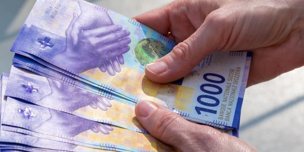 Koszty kredytów frankowych spadają. Banki odczuwają wyraźną ulgę