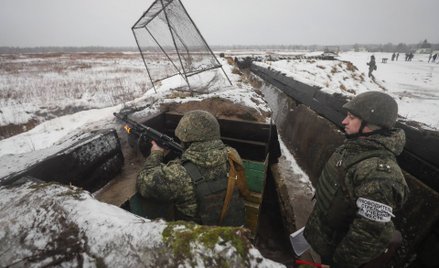 Rosyjscy żołnierze na poligonie