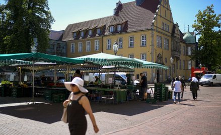 Niemcy: Powiaty przywracają obostrzenia, minister ostrzega