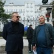 Ojciec zamordowanej Mai z Mławy Jarosław Kowalski (P) i jego pełnomocnik, mecenas Wojciech Kasprzyk 