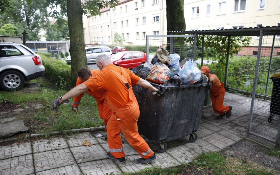 Nie stracą możliwości odbierania odpadów od biznesu
