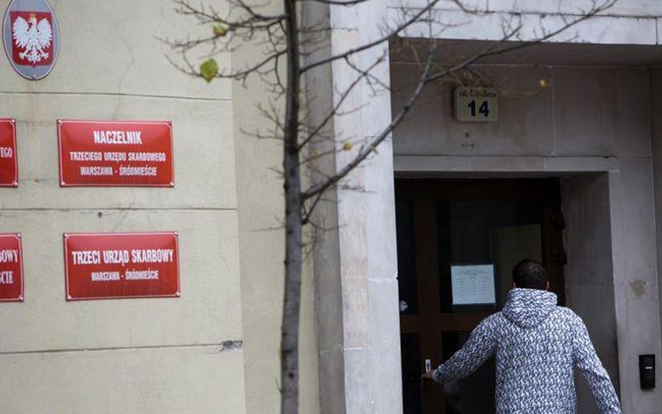 Przedsiębiorca musi mieć swoją siedzibę, żeby kontrola miała gdzie przyjść - mówią urzędnicy fiskusa