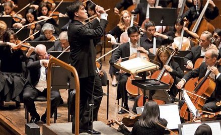 Alan Gilbert jest szefem Nowojorskich Filharmoników od roku. Już pierwsze jego koncerty kończyły się