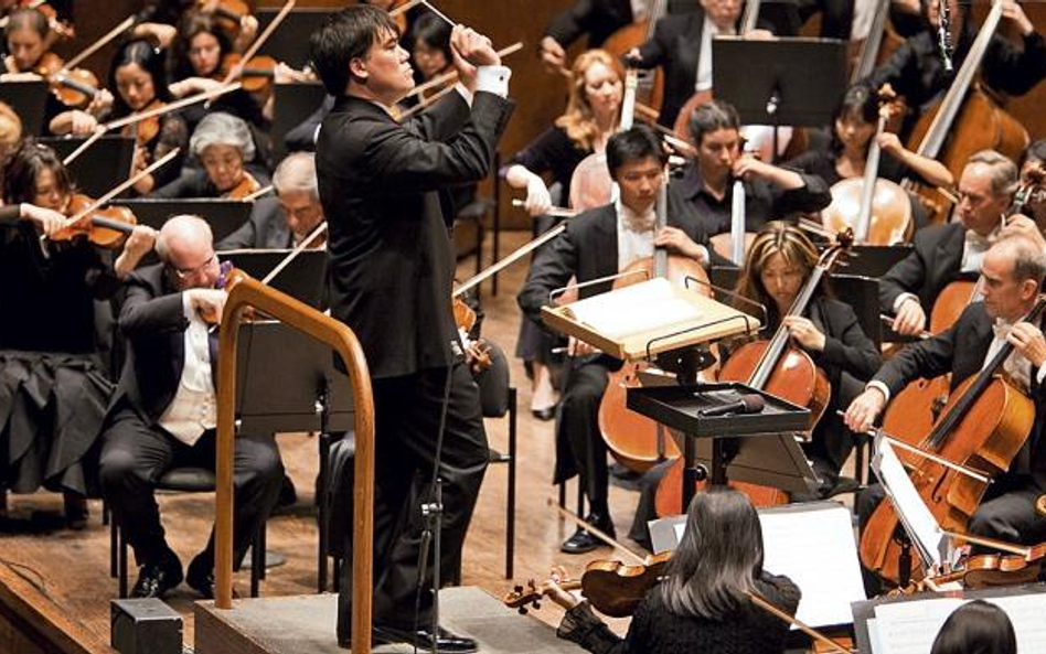 Alan Gilbert jest szefem Nowojorskich Filharmoników od roku. Już pierwsze jego koncerty kończyły się