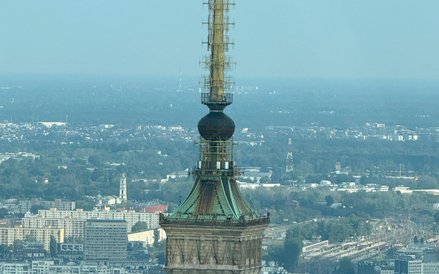 Spojrzenie z góry na iglicę PKiN