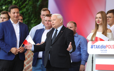 Prezes Prawa i Sprawiedliwości Jarosław Kaczyński na konwencji Prawa i Sprawiedliwości w Pułtusku