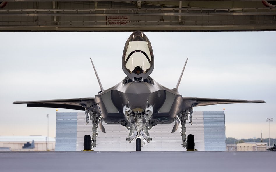 Polski samolot F-35 w amerykańskiej bazie lotniczej.