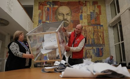 Obserwatorzy w komisjach próbują przeszkadzać w fałszowaniu, ale często konstatują, że wyborcy napra