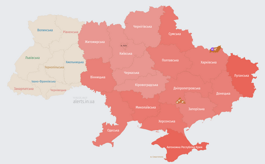Mapa alertów powietrznych alerts.in.ua. Stan na 10 lutego 2025 r. na godzinę 23:30 czasu polskiego