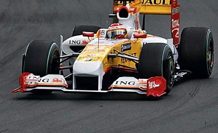 Czy kierowca Renault Fernando Alonso straci pracę?