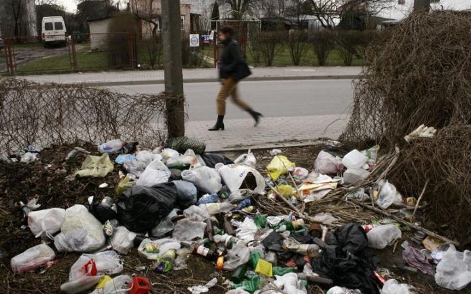 Recykling śmieci za pieniądze mieszkańców