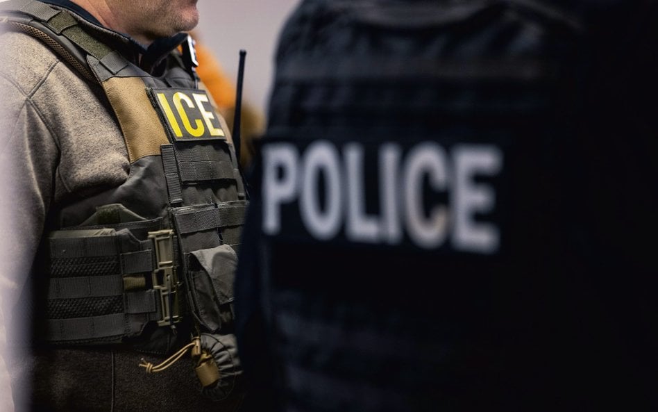 Przez cztery lata do Służby Celno-Imigracyjnej (ICE) trafi 75 mld dol., z czego 45 mld ma iść na roz