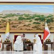 6 listopada pożegnalne spotkanie w Bahrajnie. Franciszek rozmawia z królem Hamadem ibn Isą al-Chalif