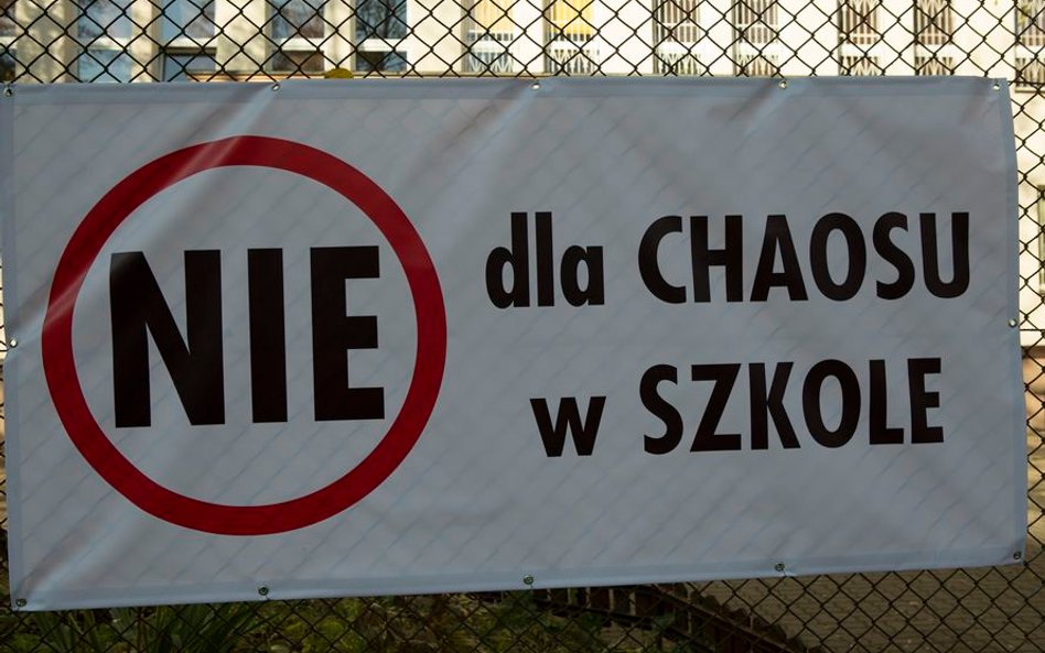Październik 2016 - protest przeciwko reformie szkolnictwa zapoczątkowanej przez Annę Zalewską